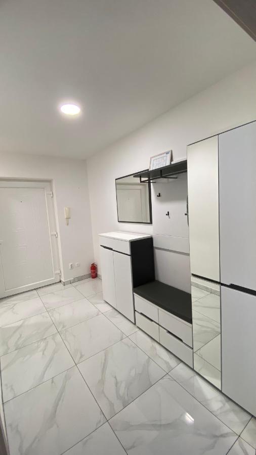M.B.A. Apartments คาร์โลวัตส์ ภายนอก รูปภาพ